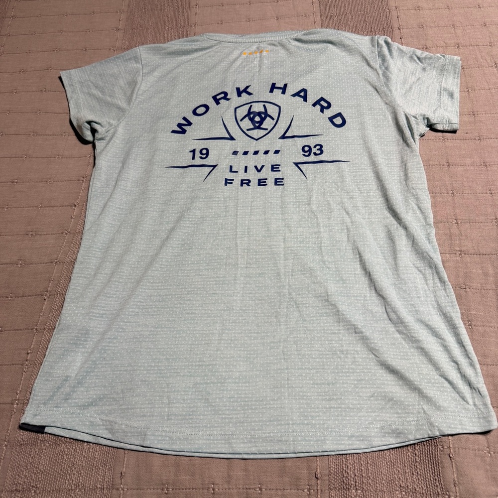 Women’s Ariat Performance Rebar Evolution Blue M Short Sleeve V-Neck